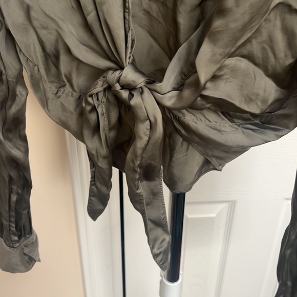 Aritzia Sage Green Tie Front Top Silk Wilfred - Picture 4 of 8